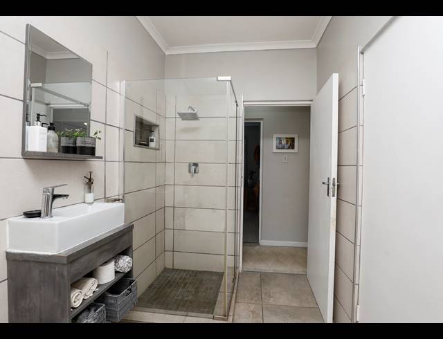 3 BEDROOM SIMPLEX FOR SALE IN UMGENI PARK
